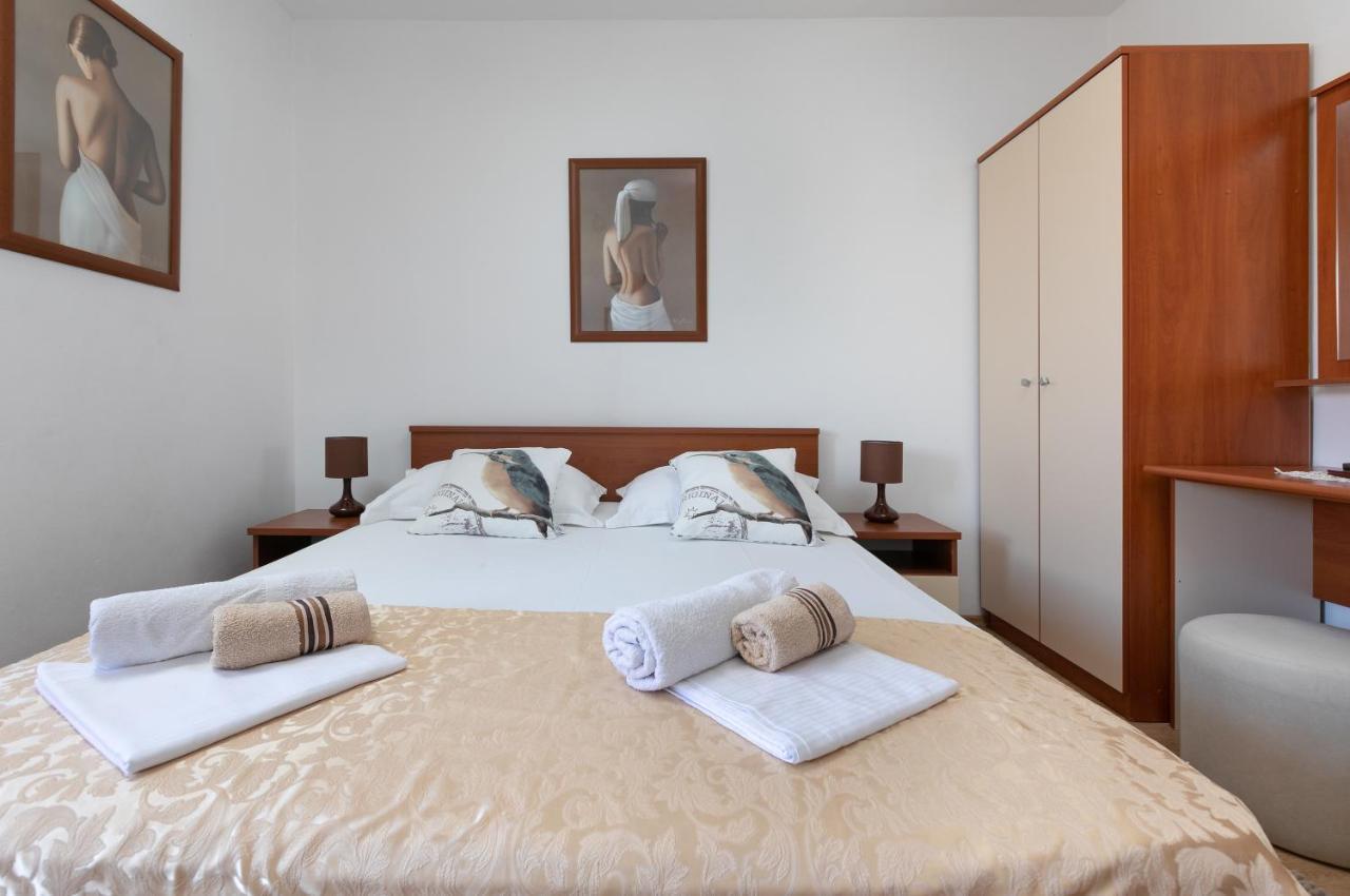 Apartments Barba Tucepi Ngoại thất bức ảnh