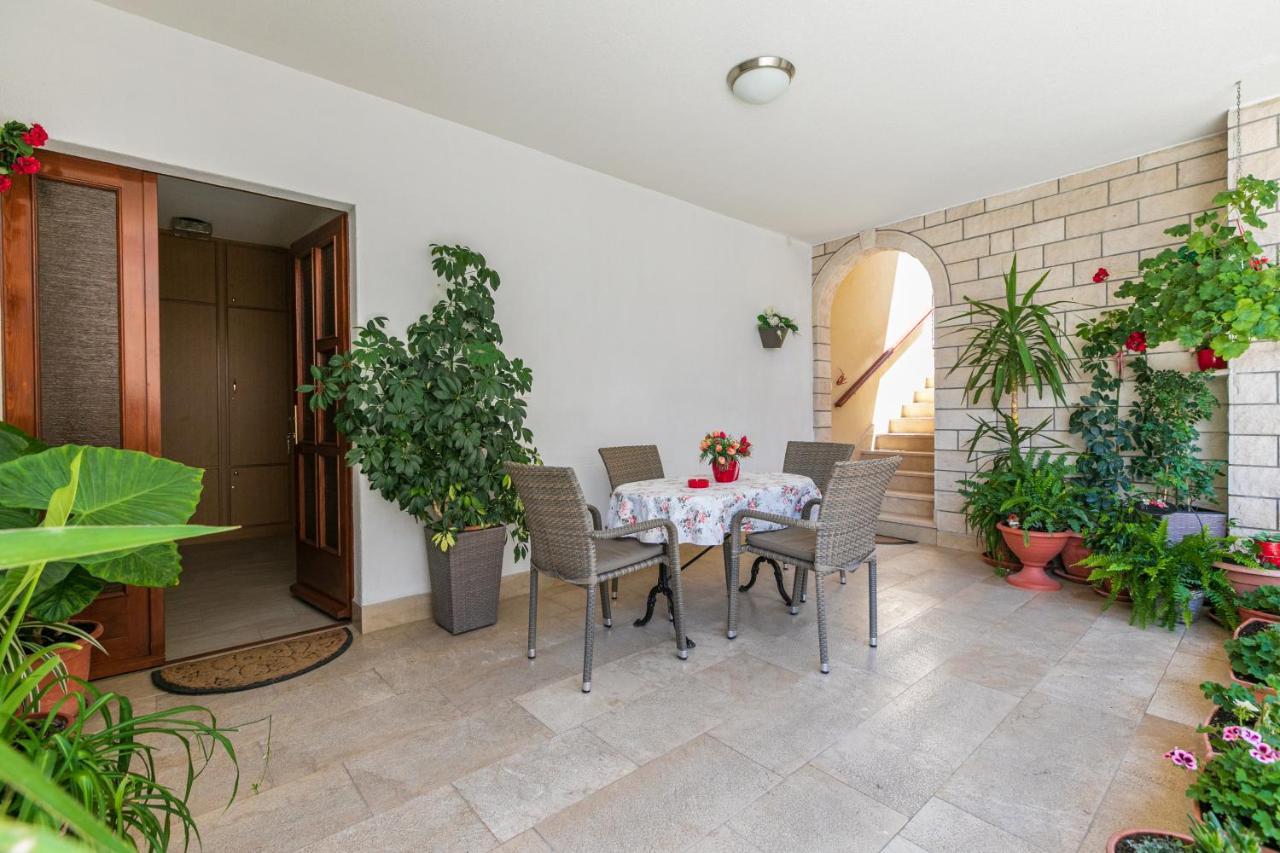 Apartments Barba Tucepi Ngoại thất bức ảnh