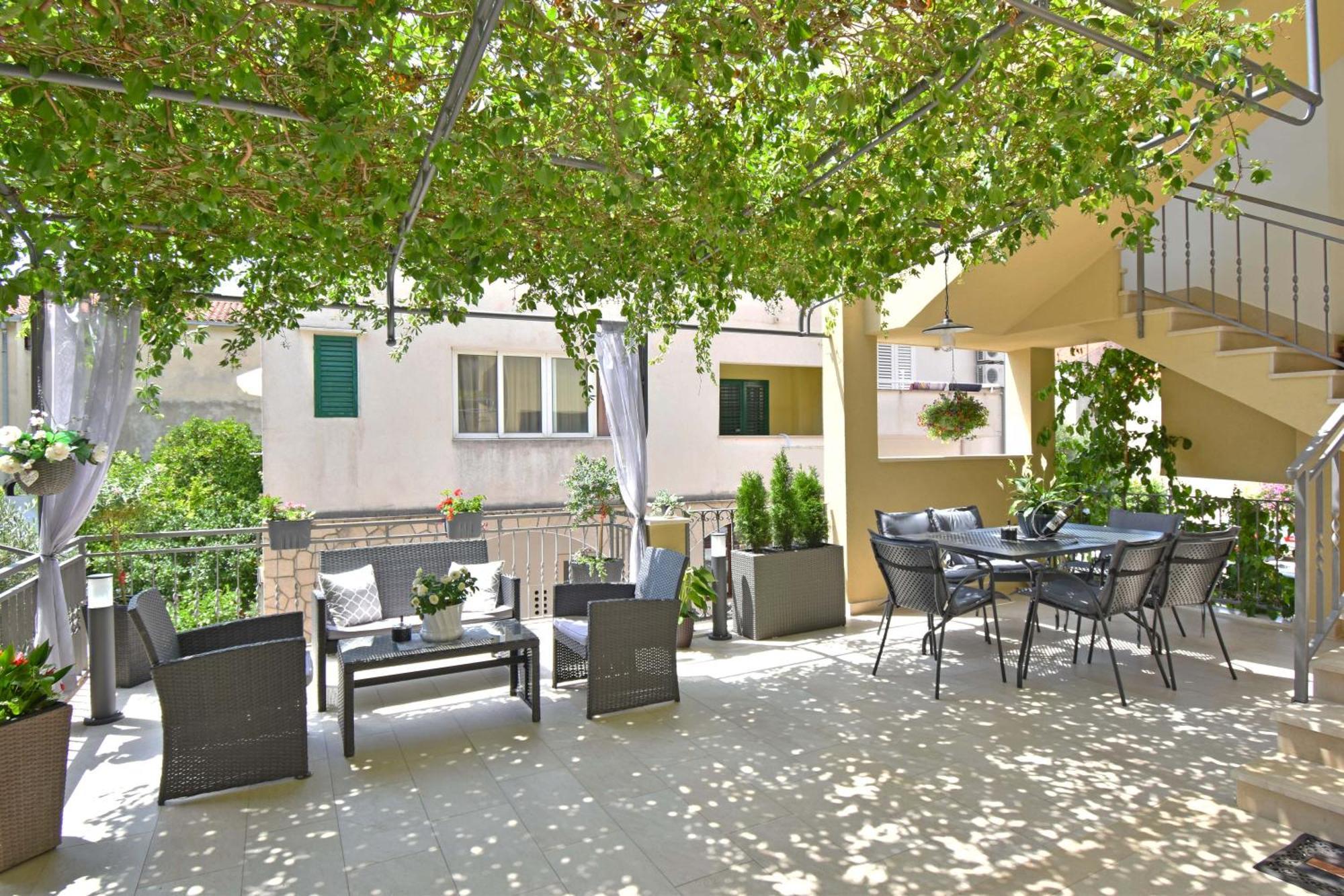 Apartments Barba Tucepi Ngoại thất bức ảnh